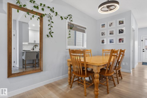 60 Treble Landing, Spruce Grove, AB - Indoor Photo Showing Dining Room