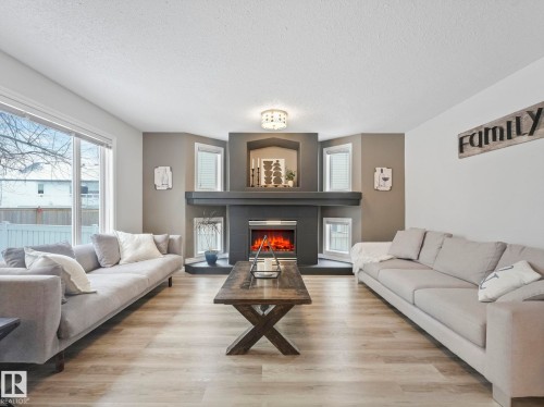 71 Rue Bouchard, Beaumont, AB - Indoor Photo Showing Living Room