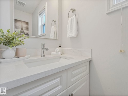 71 Rue Bouchard, Beaumont, AB - Indoor Photo Showing Bathroom