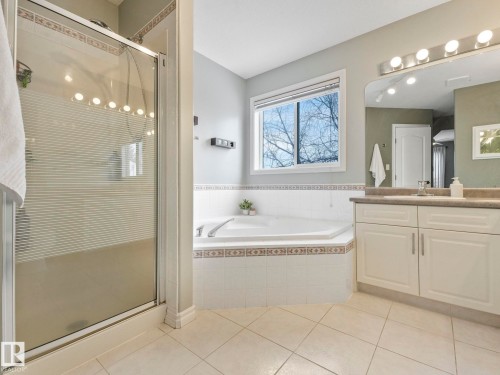 71 Rue Bouchard, Beaumont, AB - Indoor Photo Showing Bathroom