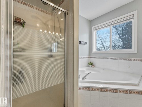 71 Rue Bouchard, Beaumont, AB - Indoor Photo Showing Bathroom