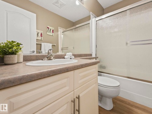 71 Rue Bouchard, Beaumont, AB - Indoor Photo Showing Bathroom