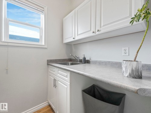 71 Rue Bouchard, Beaumont, AB - Indoor Photo Showing Kitchen