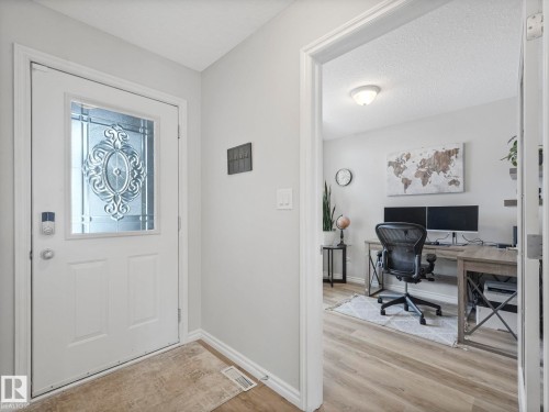 71 Rue Bouchard, Beaumont, AB - Indoor Photo Showing Office