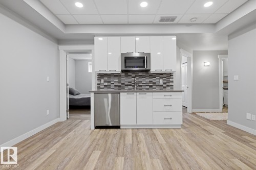 1251 Secord Landing, Edmonton, AB - Indoor Photo Showing Kitchen With Upgraded Kitchen