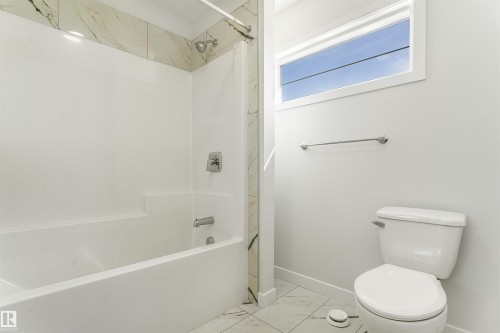 9455 Colak Lane, Edmonton, AB - Indoor Photo Showing Bathroom
