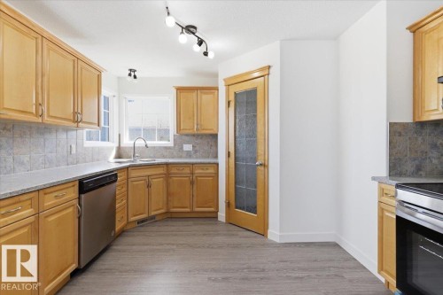 301 Avena Link, Leduc, AB - Indoor Photo Showing Kitchen
