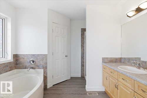 301 Avena Link, Leduc, AB - Indoor Photo Showing Bathroom