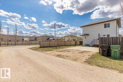 301 Avena Link, Leduc, AB - Outdoor
