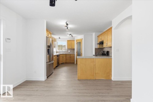 301 Avena Link, Leduc, AB - Indoor Photo Showing Kitchen