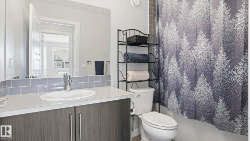 384 Stout Lane, Leduc, AB - Indoor Photo Showing Bathroom