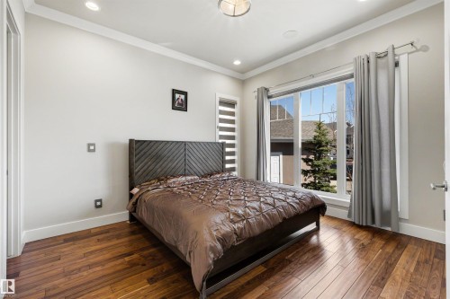 9055 24 Avenue, Edmonton, AB - Indoor Photo Showing Bedroom
