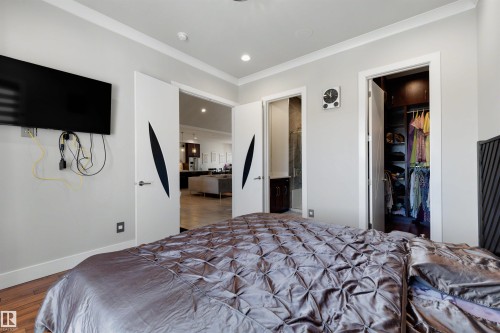 9055 24 Avenue, Edmonton, AB - Indoor Photo Showing Bedroom