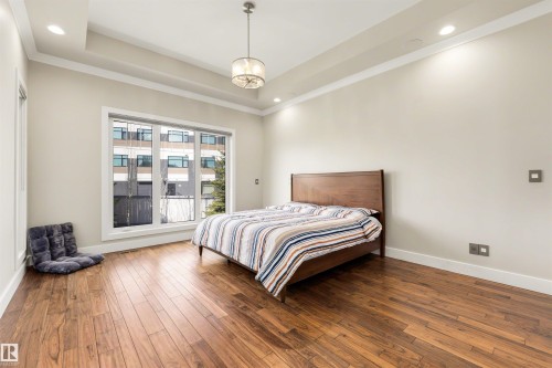 9055 24 Avenue, Edmonton, AB - Indoor Photo Showing Bedroom
