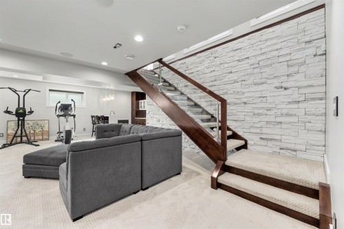 9055 24 Avenue, Edmonton, AB - Indoor Photo Showing Other Room