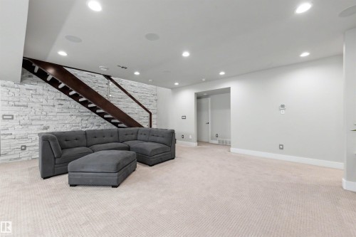 9055 24 Avenue, Edmonton, AB - Indoor