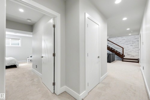 9055 24 Avenue, Edmonton, AB - Indoor Photo Showing Other Room