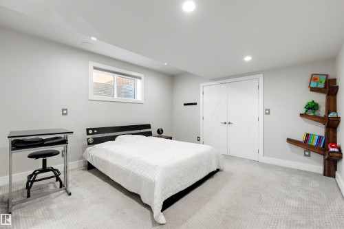 9055 24 Avenue, Edmonton, AB - Indoor Photo Showing Bedroom