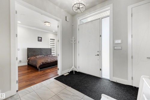 9055 24 Avenue, Edmonton, AB - Indoor Photo Showing Other Room