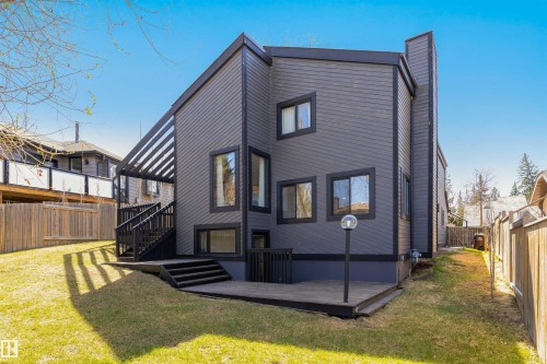 Contemporary exterior with dark siding and contrasting trim - 38 Woodcrest Avenue, St. Albert, AB - Outdoor
