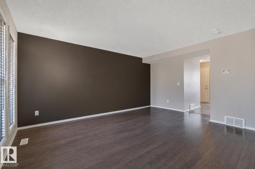 6 Vivian Way, Spruce Grove, AB - Indoor Photo Showing Other Room