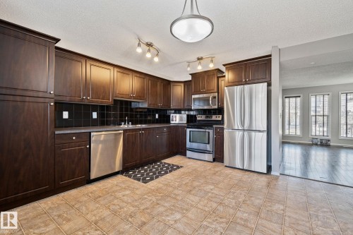 6 VIVIAN Way  Spruce Grove, AB T7X 0G9