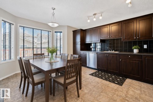6 Vivian Way, Spruce Grove, AB - Indoor Photo Showing Dining Room