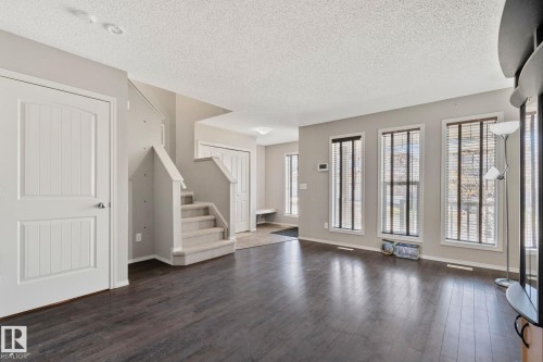 6 Vivian Way, Spruce Grove, AB - Indoor Photo Showing Other Room