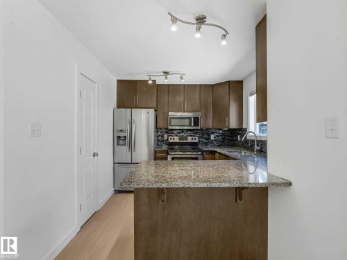 49 12004 22 Avenue, Edmonton, AB - Indoor Photo Showing Kitchen