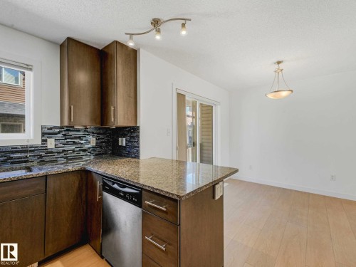 49 12004 22 Avenue, Edmonton, AB - Indoor Photo Showing Kitchen