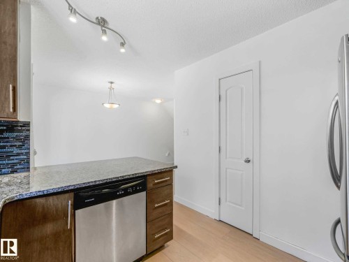 49 12004 22 Avenue, Edmonton, AB - Indoor Photo Showing Kitchen