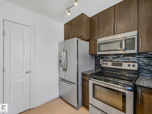49 12004 22 Avenue, Edmonton, AB - Indoor Photo Showing Kitchen