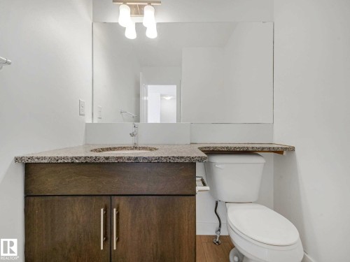 49 12004 22 Avenue, Edmonton, AB - Indoor Photo Showing Bathroom