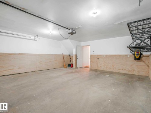 49 12004 22 Avenue, Edmonton, AB - Indoor Photo Showing Garage