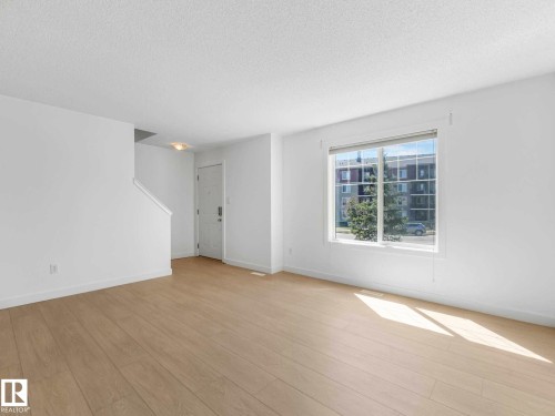 49 12004 22 Avenue, Edmonton, AB - Indoor Photo Showing Other Room