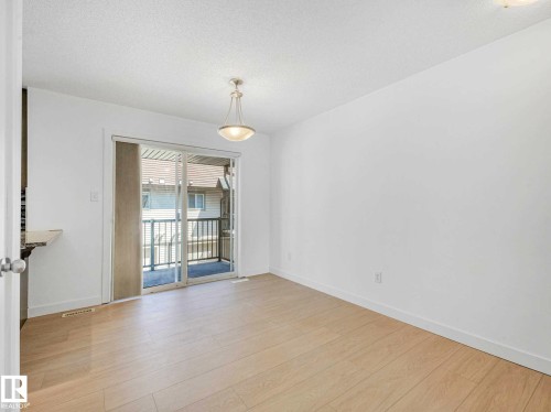 49 12004 22 Avenue, Edmonton, AB - Indoor Photo Showing Other Room