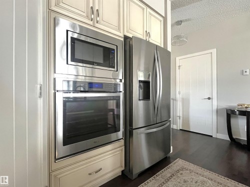 8504 216 Street, Edmonton, AB - Indoor Photo Showing Kitchen With Stainless Steel Kitchen