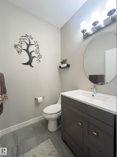 8504 216 Street, Edmonton, AB - Indoor Photo Showing Bathroom