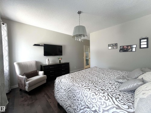 8504 216 Street, Edmonton, AB - Indoor Photo Showing Bedroom