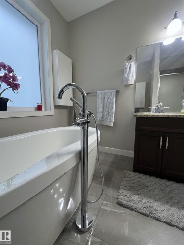 8504 216 Street, Edmonton, AB - Indoor