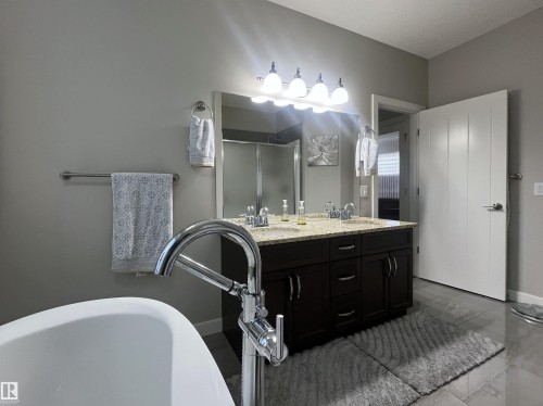 8504 216 Street, Edmonton, AB - Indoor Photo Showing Bathroom