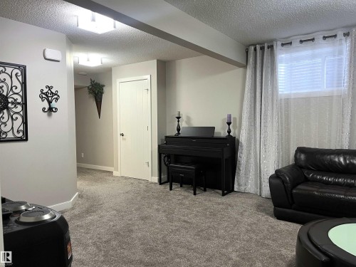 8504 216 Street, Edmonton, AB - Indoor