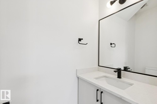 14816 93 Avenue, Edmonton, AB - Indoor Photo Showing Bathroom