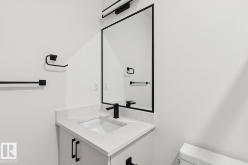 14816 93 Avenue, Edmonton, AB - Indoor Photo Showing Bathroom