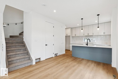 14816 93 Avenue, Edmonton, AB - Indoor Photo Showing Other Room