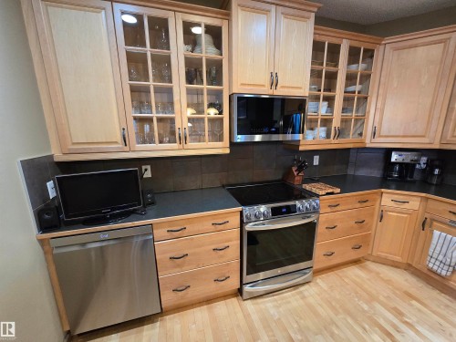 1205 Colonel Stone Avenue, Edmonton, AB - Indoor Photo Showing Kitchen