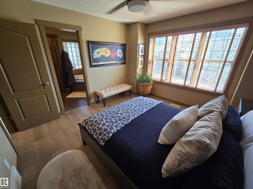 1205 Colonel Stone Avenue, Edmonton, AB - Indoor Photo Showing Bedroom