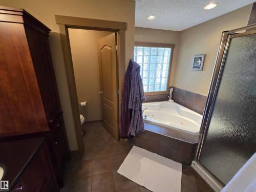 1205 Colonel Stone Avenue, Edmonton, AB - Indoor Photo Showing Bathroom