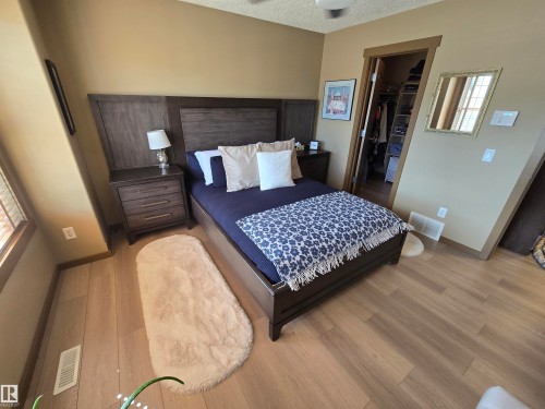 1205 Colonel Stone Avenue, Edmonton, AB - Indoor Photo Showing Bedroom
