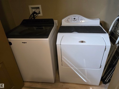 1205 Colonel Stone Avenue, Edmonton, AB - Indoor Photo Showing Laundry Room
